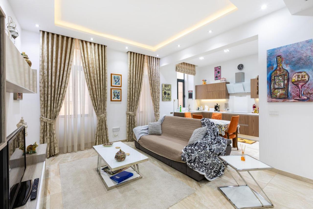 Large 3 Bedroom Апартаменты